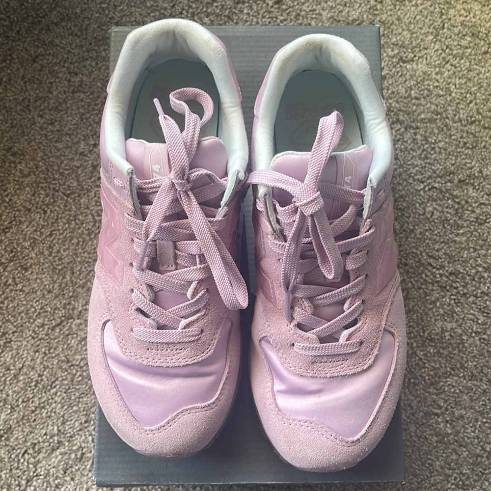 Women’s New Balance Classic Traditionnels Size 8 Sneaker in Oxygen Pink